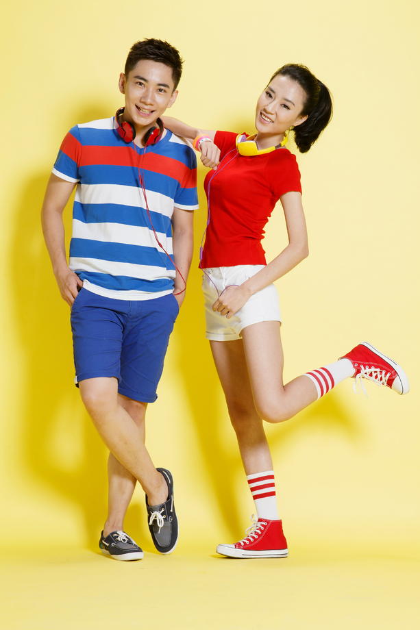 欢乐的青年男女 欢乐的青年男女