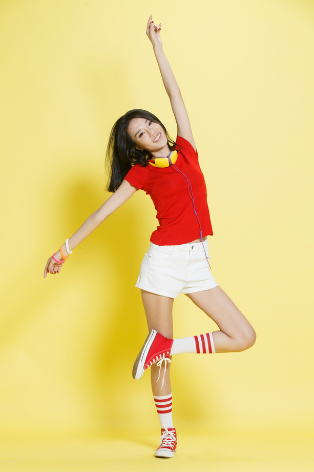 时尚活力的青年女人 时尚活力的青年女人