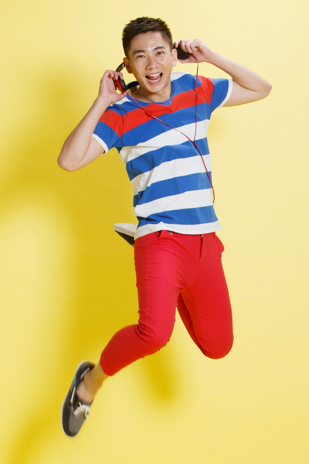 欢乐的青年男人图片 欢乐的青年男人图片