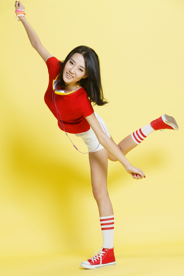 时尚活力的青年女人