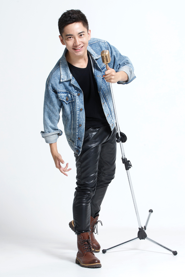 青年男人唱 青年男人唱