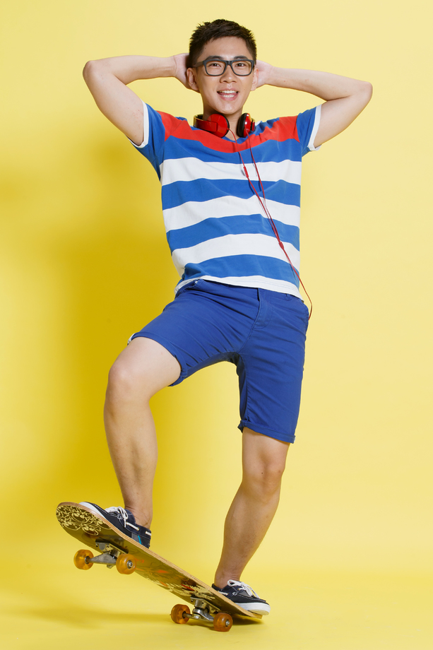 青年男人滑板运动 青年男人滑板运动