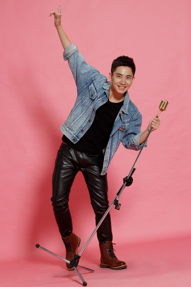 青年男人唱 青年男人唱