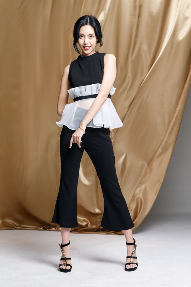 时尚的青年女人照片 时尚的青年女人照片