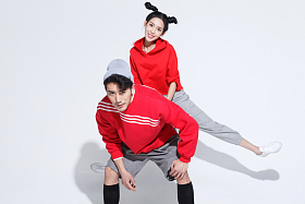 欢乐的青年情侣