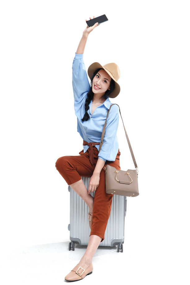青年女人旅行图片