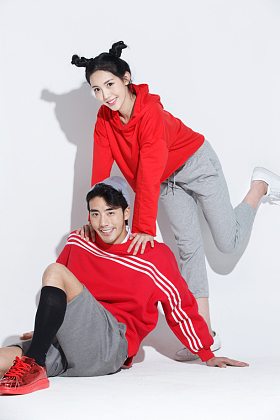 欢乐的青年男女