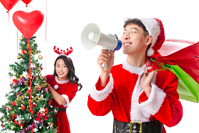 快乐的年轻人过圣诞节图片