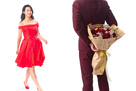 青年男人给女朋友送玫瑰花图片