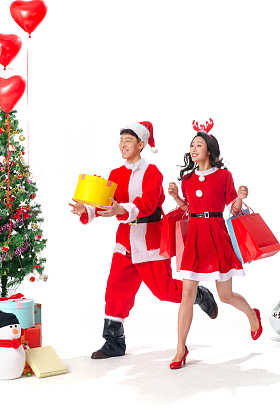 快乐的年轻人过圣诞节图片