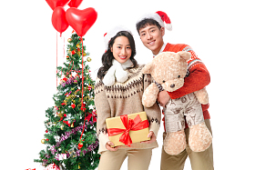 快乐的青年情侣过圣诞节图片