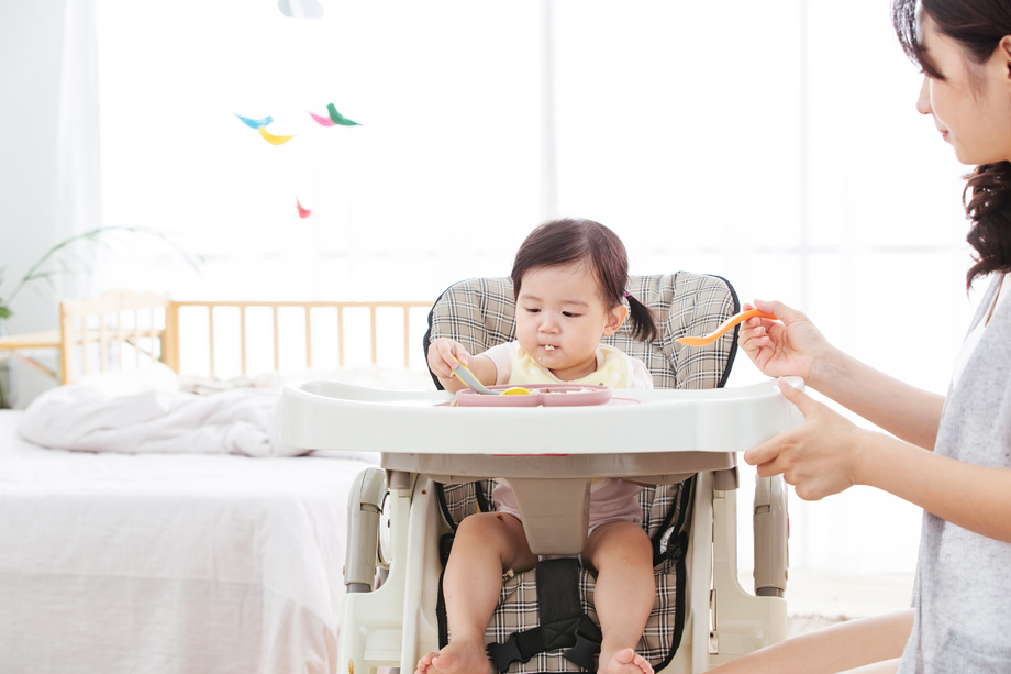 妈妈喂宝宝吃饭 妈妈喂宝宝吃饭