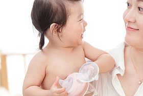 快乐母女玩耍图片