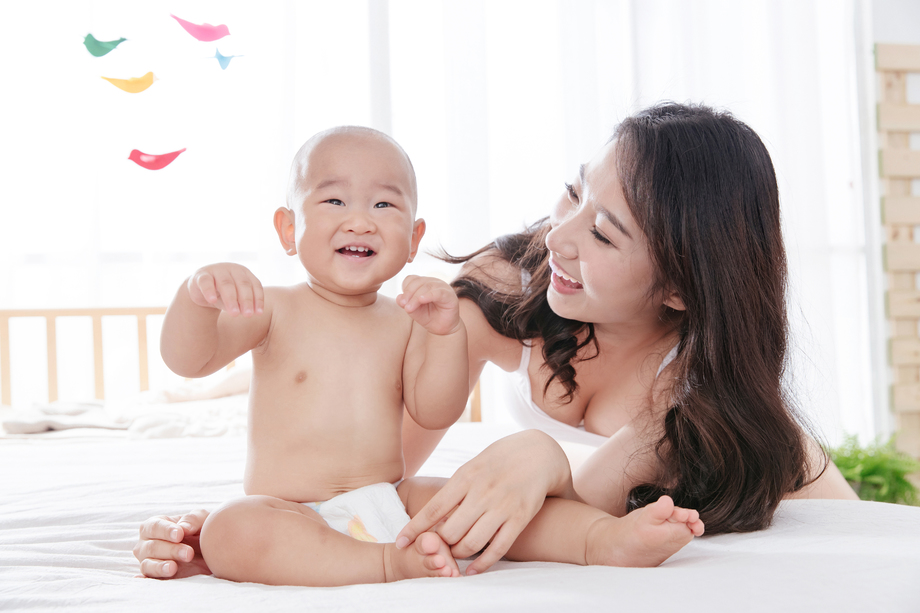 快乐母子玩耍图片 快乐母子玩耍图片