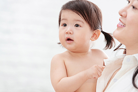 快乐母女玩耍图片