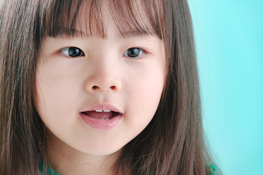 小女孩的可爱表情 小女孩的可爱表情