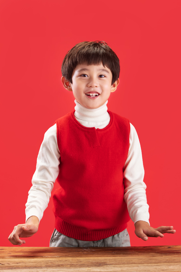 可爱的小男孩过新年 可爱的小男孩过新年