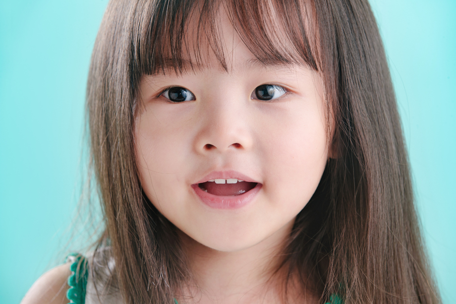 小女孩的可爱表情 小女孩的可爱表情