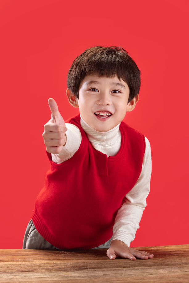 可爱的小男孩过新年 可爱的小男孩过新年