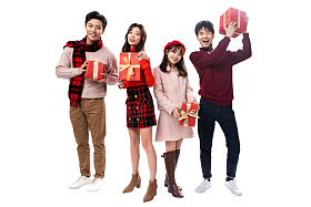 拿着礼物的青年男女图片