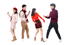 青年男女跳舞照片