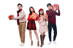 拿着礼物的青年男女图片