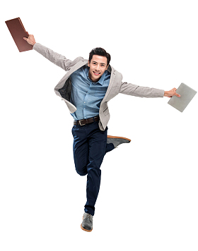 快乐跳跃的青年商务男士