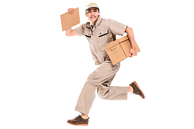 年轻的快递员奔跑着工作图片