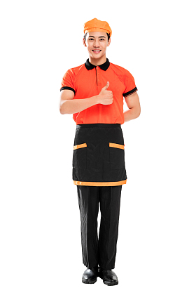 竖起大拇指的年轻餐厅服务员图片