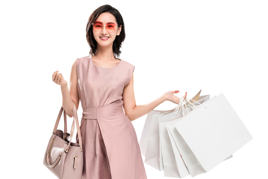 青年女性快乐购物图片 青年女性快乐购物图片