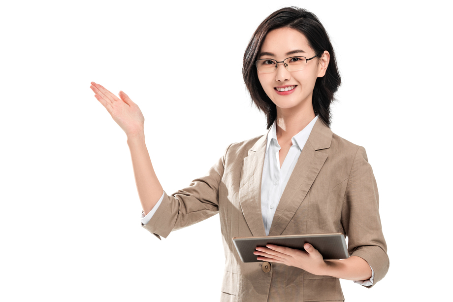 青年女教师拿着平板电脑图片