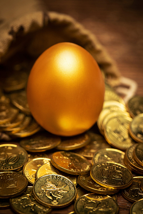 袋子散落的金币和金蛋图片