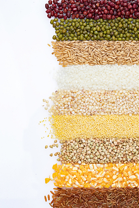 五谷杂粮组合平铺对比展示图