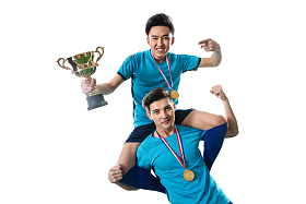 足球运动员欢呼获奖图片