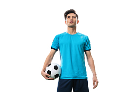 拿着足球的运动员肖像图片
