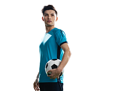 拿着足球的运动员肖像图片