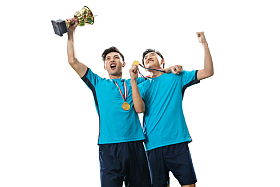 足球运动员欢呼获奖