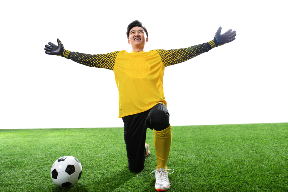 足球运动员庆祝获胜图片 足球运动员庆祝获胜图片