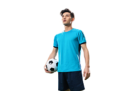 拿着足球的运动员肖像图片