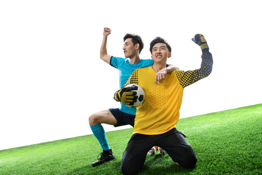 足球运动员庆祝获胜图片 足球运动员庆祝获胜图片