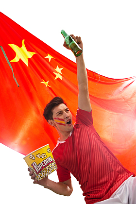 兴奋的球迷庆祝获胜