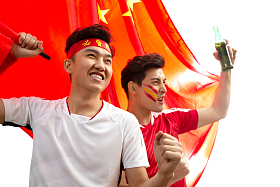 兴奋的球迷欢呼庆祝获胜照片