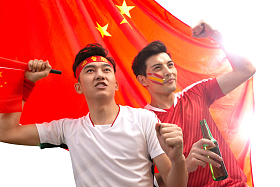 兴奋的球迷欢呼庆祝获胜图片