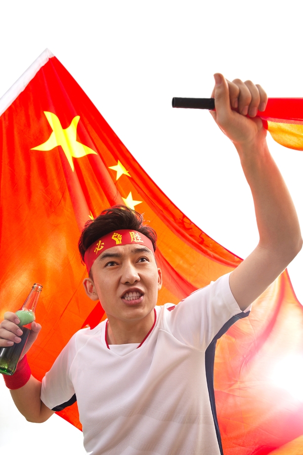 兴奋的球迷庆祝获胜