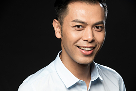 自信的商务男子肖像