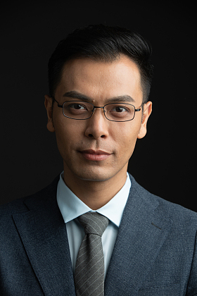 成功的中年商务男士肖像