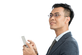 使用手机的商务男子